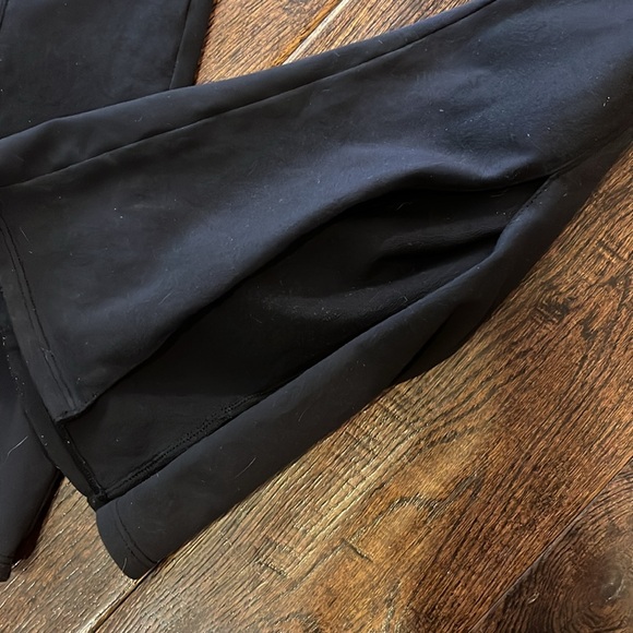 Alo airbrushed kick back leggings small - Picture 2 of 4